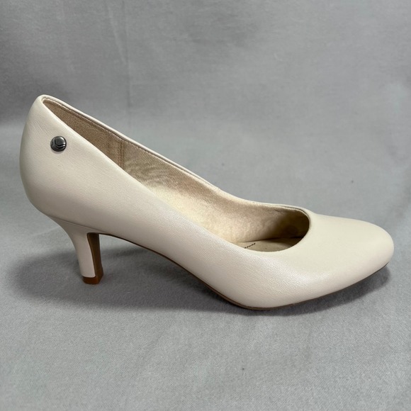 Life Stride Parigi Slip on Heels Beige Neutral Pumps Classic Round Toe Heels 8.5 - Picture 1 of 12